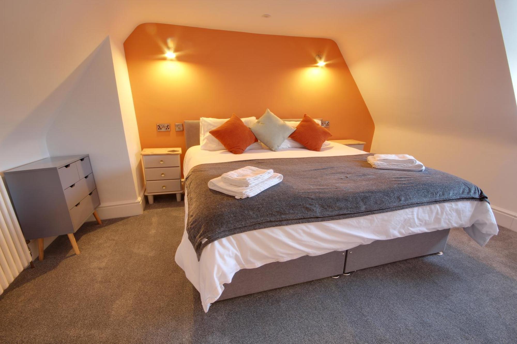 Apartment One Norwood - Grade 2 Listed, 3 Bed *